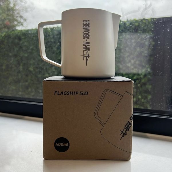 Пітчер MHW-3BOMBER Latte Art Pitcher Flagship 5.0 400 мл білий P5019W фото