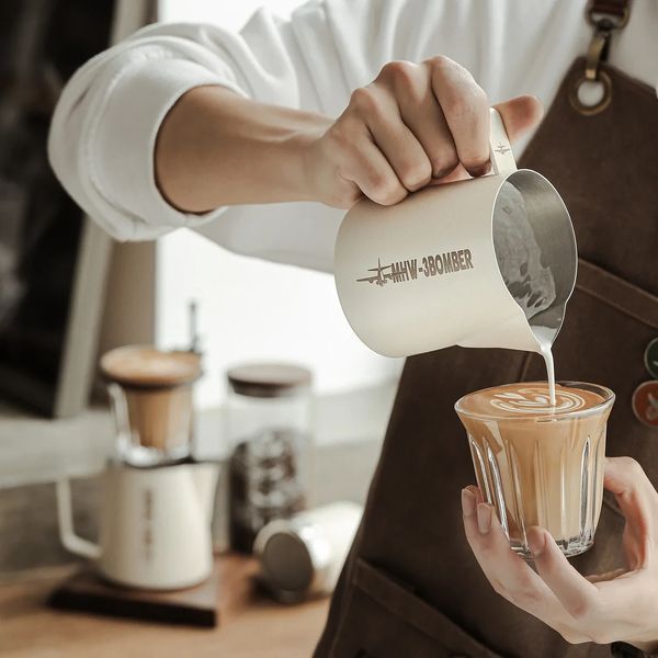 Питчер MHW-3BOMBER Latte Art Pitcher Flagship 5.0 600 мл белый P5021W фото